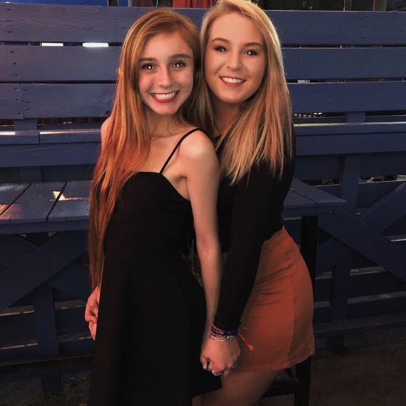 Meet your Posher, Addison - Picture 3 of 3